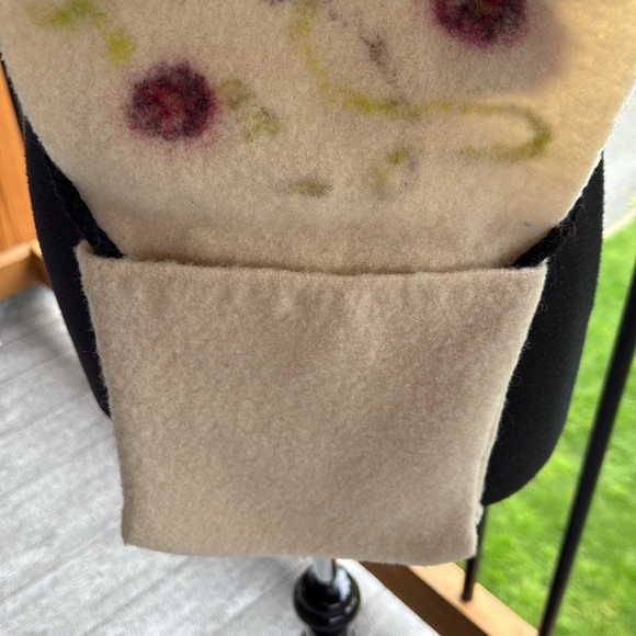 Custom Made | Wool Floral Crossbody Bag - Picture 3 of 5